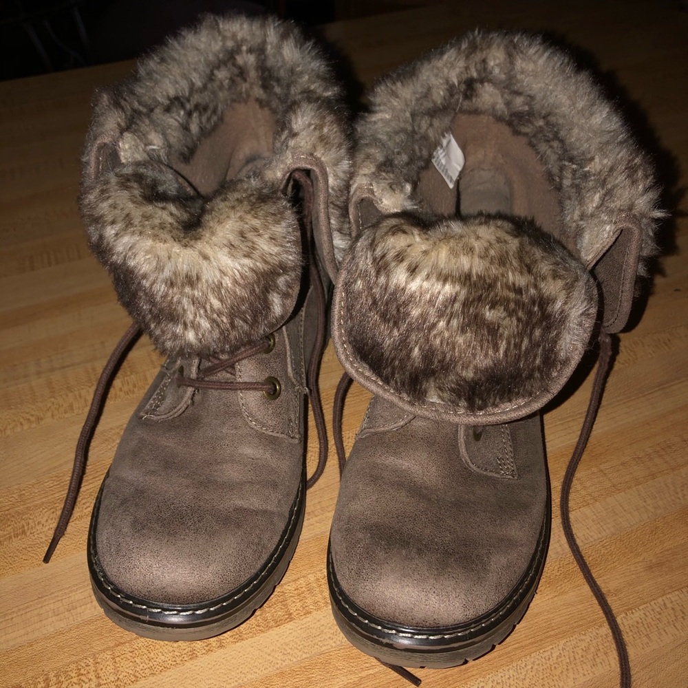 Boots - Picture 2 of 3